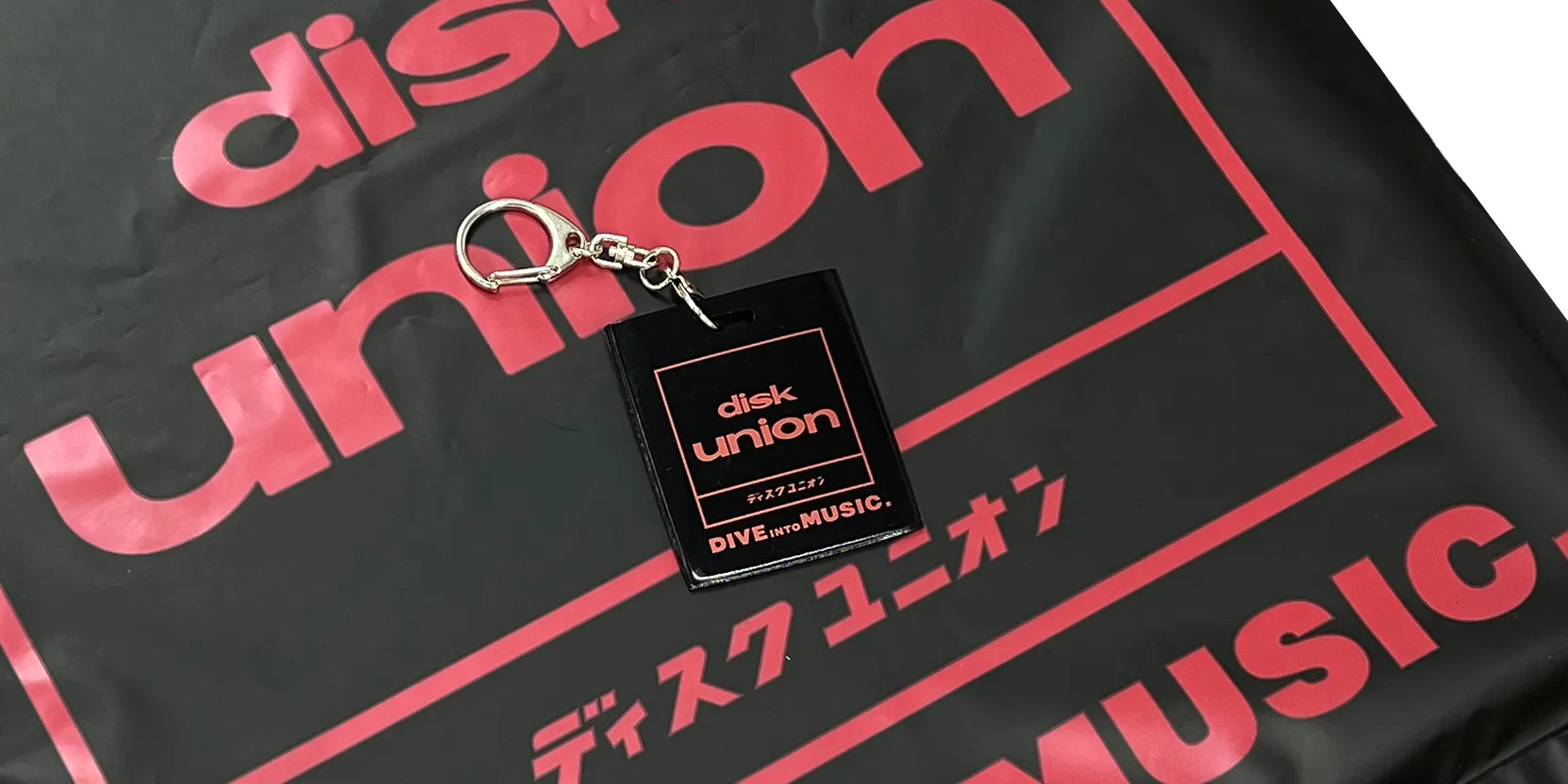 ショッパーをモチーフにしたPVCチャーム