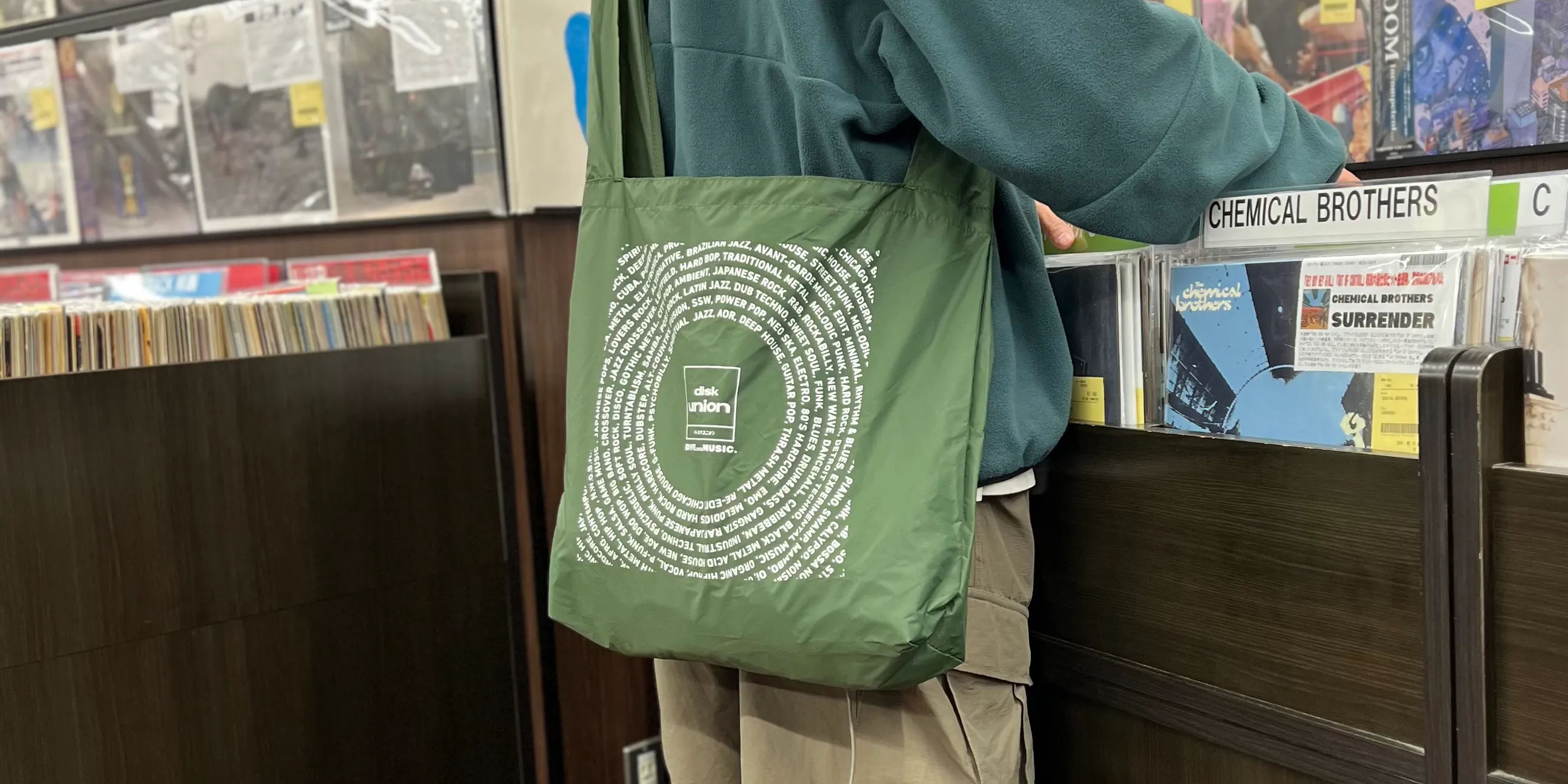 パッカブル仕様のトートバッグにニューカラーが登場