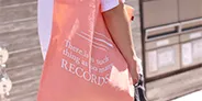 レコードカルチャーから着想を得たグラフィックが映えるトートバッグが新登場