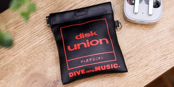 片手で開閉可能なレコードショッパー型のマルチポーチ