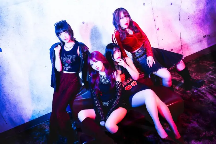Venus GET OVER アーティスト写真