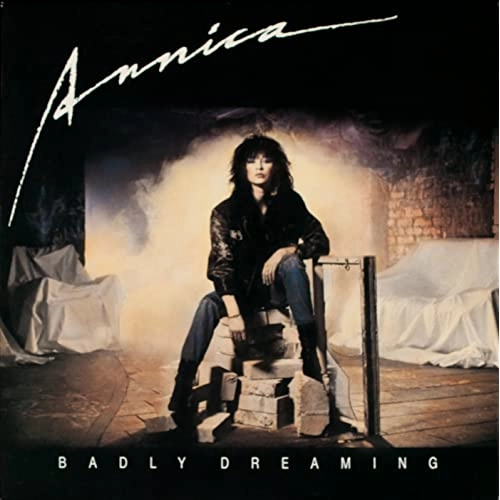 ANNICA / BADLY DREAMING(OFFICIAL)