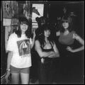 VIVIAN GIRLS / ヴィヴィアン・ガールズ / TELL THE WORLD