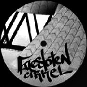 GESLOTEN CIRKEL / MOUSTACHE TECHNO 001