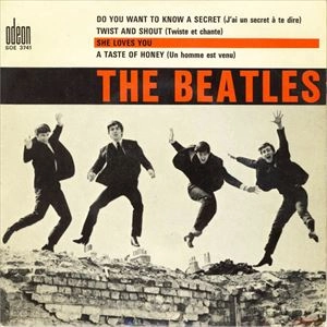 BEATLES / ビートルズ / SHE LOVES YOU