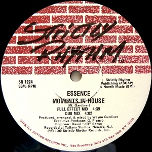 ESSENCE / エッセンス / MOMENTS IN HOUSE