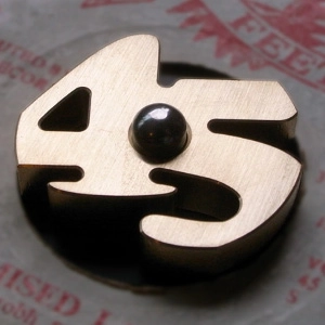 EP ADAPTER / 45 METAL HOLDER / BRASS