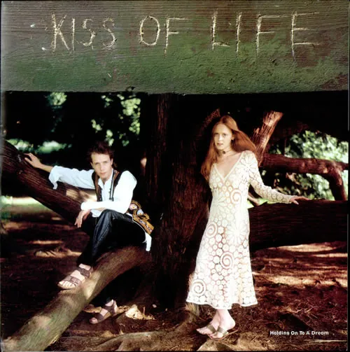 KISS OF LIFE / キス・オブ・ライフ / HOLDING ON TO A DREA