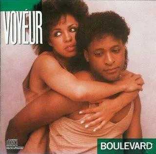 VOYEUR / BOUKEVARD