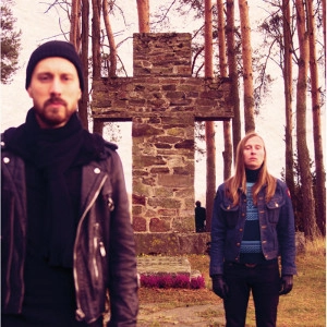 GARDEN OF WORM / IDLE STONES<RED VINYL>