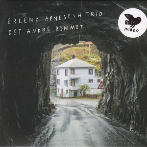 ERLEND APNESETH / DET ANDRE ROMMET