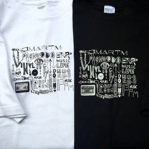 MARTM / MUSIC LIFE WORDS TEE BLACK SIZE:M