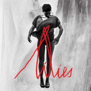 MELANIE DE BIASIO / メラニー・デ・ビアシオ / LILIES