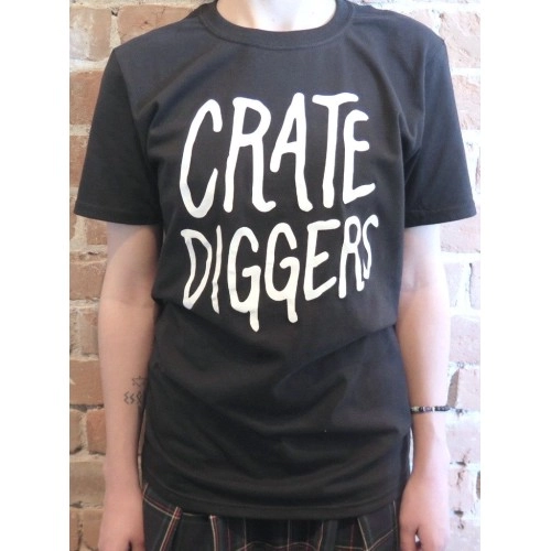 DISCOGS (DISCOGS.COM) / CRATE DIGGERS BLACK T-SHIRT (S)