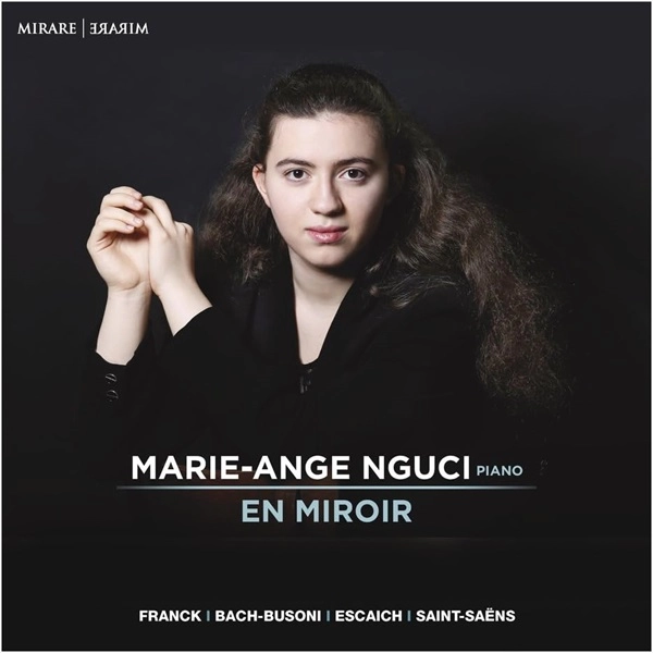 MARIE-ANGES NGUCI / マリー=アンジュ・グッチ / EN MIROIR