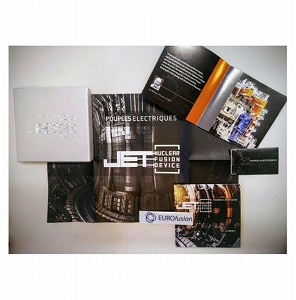 POUPEES ELECTRIQUES / JET- NUCLEAR FUSION DEVICE