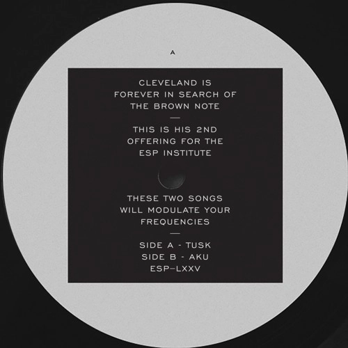 CLEVELAND / TUSK B / W AKU