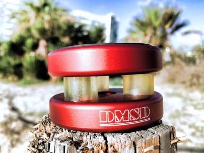DMSD / DECOUPLING FEET FOR TURNTABLES - RED  (ターンテーブル用インシュレーター) / DECOUPLING FEET FOR TURNTABLES - RED 