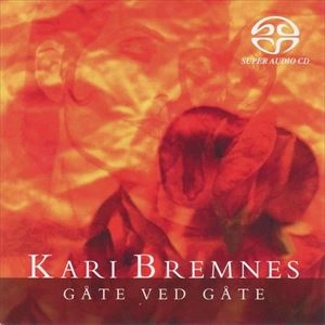 KARI BREMNES / GATE VED GATE