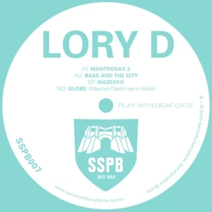 LORY D / PLAY WITH DEAF CATS