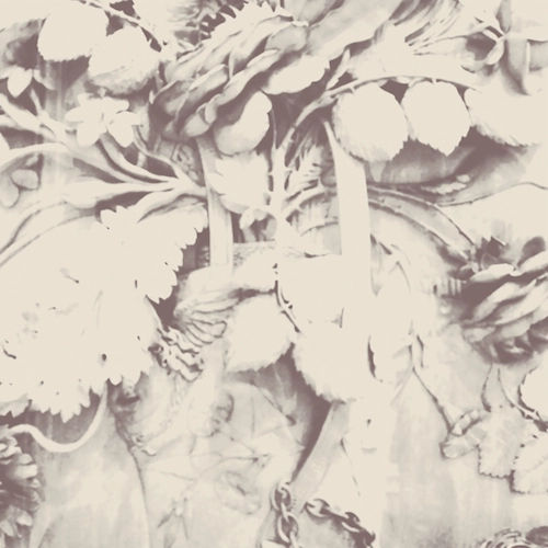 SARAH DAVACHI / サラ・ダヴァチー / FIGURES IN OPEN AIR