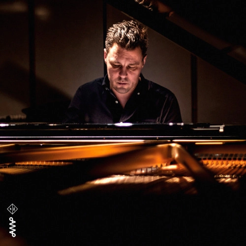 NICOLAI MAJLAND / ニコライ・マイランド / WELCOME