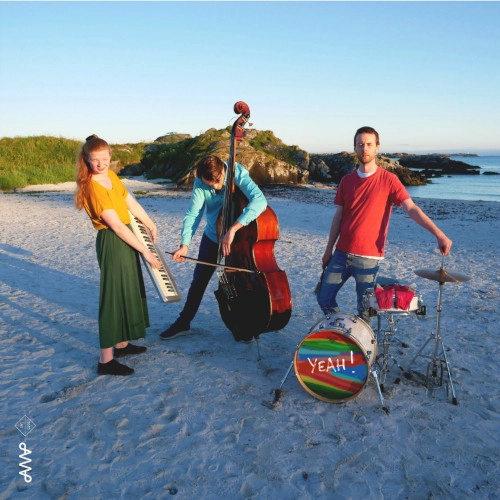 BRIOTRIO / YEAH!