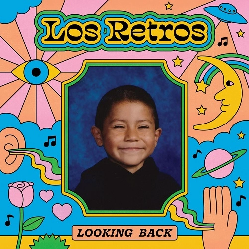LOS RETROS / LOOKING BACK