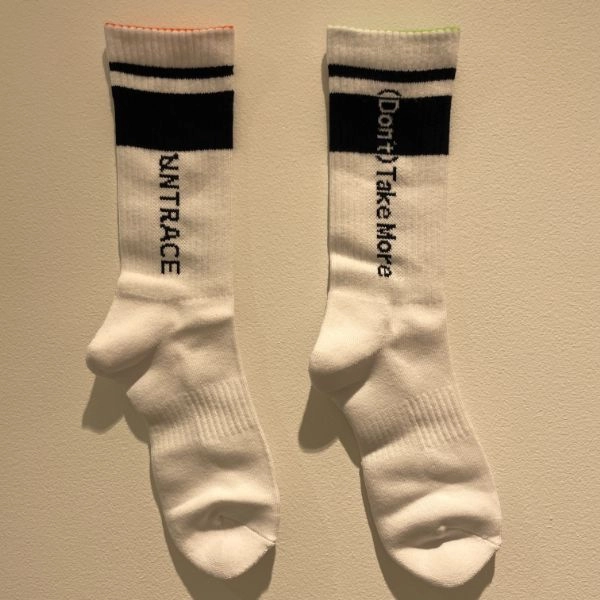 UNTRACE X TECHNIQUE / (DON'T) TAKE MORE. SOCKS (WHITE X NAVY)