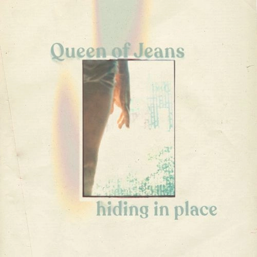 QUEEN OF JEANS / HIDING IN PLACE (12" EP VIOLET)
