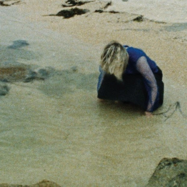 ELAINE HOWLEY / THE DISTANCE BETWEEN HEART AND MOUTH
