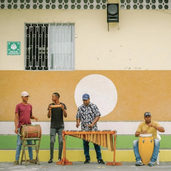 CHLOE DESPAX & FELIX BLUME / AGUA LARGA: TRADITIONAL & IMAGINARY CIMARRON MUSIC