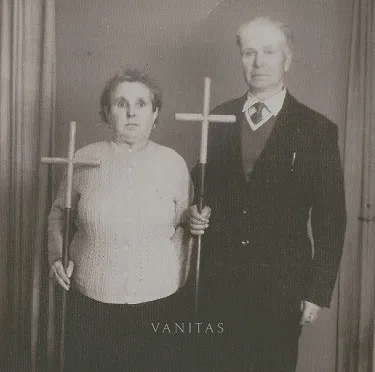 IN TWILIGHT'S EMBRACE / VANITAS