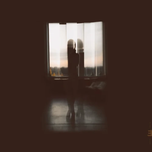 MIHO HAZAMA / 挾間美帆 / FRAMES