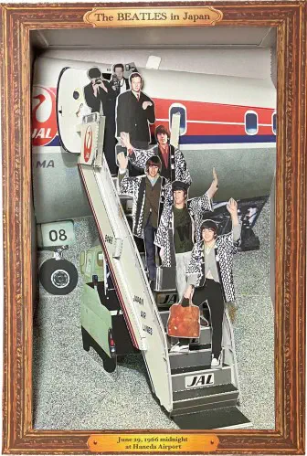 BEATLES / ビートルズ / JAPAN VISIT 1966 （羽田到着） - 立版古ペーパージオラマ組み立てキット / JAPAN VISIT 1966 (PAPER DIORAMA)