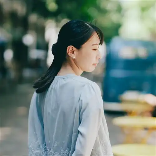 Riho Aoki / 碧木莉歩 / 彩雲の下で出会う人