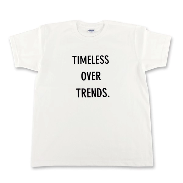 Tシャツ / OUTLET TYPOGRAPHY T-SHIRT TIMELESS OVER TRENDS. Lサイズ